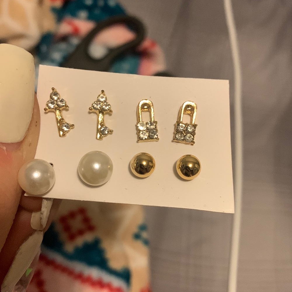 4 Pair Earrings